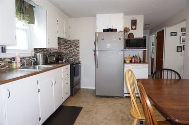 17 Maplewood Ave, Dover, NH 03820 - photo 2