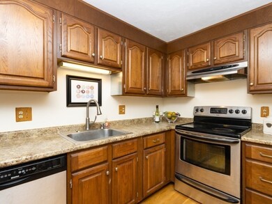 144 Quincy Shore Dr unit 140, Quincy, MA 02171 - photo 2