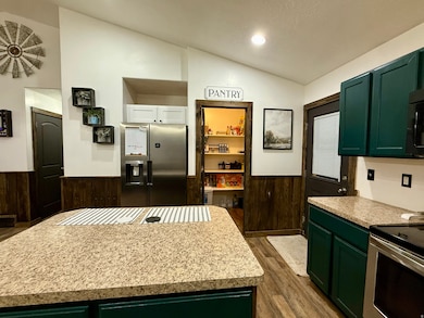 190 W 2100 S, Vernal, UT 84078 - photo 4