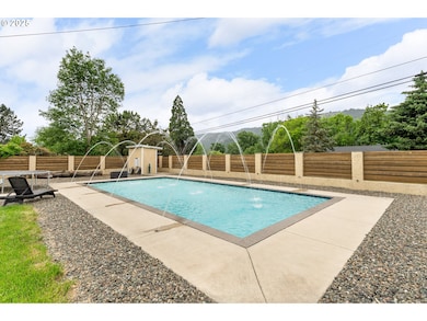 190 Walnut St, Myrtle Creek, OR 97457 - photo 4