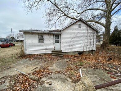 317 N Padgett St, Morganfield, KY 42437 - photo 3