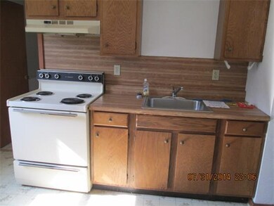 124 Charlton St unit G, Oxford, MA 01540 - photo 6