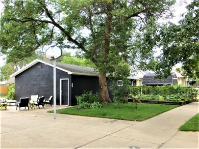 Backyard<|><|>