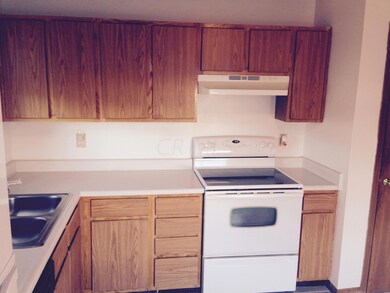 895 Crevis Ln, Columbus, OH 43228 - photo 5