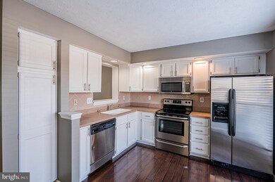 7987 Brightmeadow Ct, Ellicott City, MD 21043 - photo 7