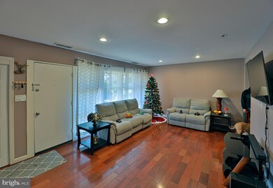 4418 Forest Glen Ct, Annandale, VA 22003 - photo 6