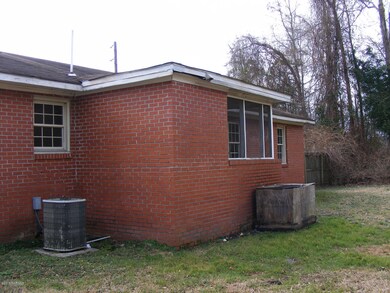 807 Country Club Rd, Jacksonville, NC 28546 - photo 5