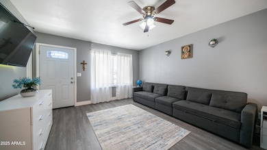 2827 E Waltann Ln Unit 3-5