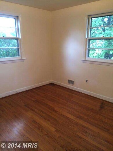 2118 Gaither St, Temple Hills, MD 20748 - photo 5