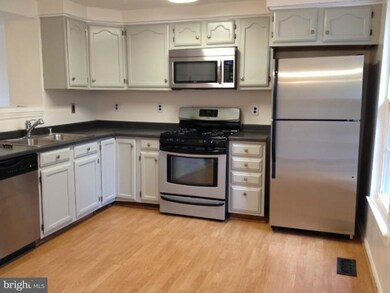 13906 Winding Ridge Ln, Centreville, VA 20121 - photo 6