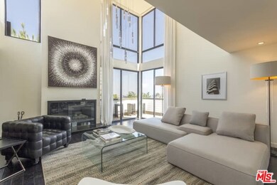 Living w/SE Views