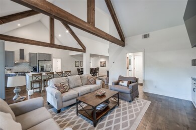 2302 Saxon Dr, Houston, TX 77018 - photo 6