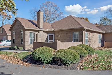 2546 Timberside Dr unit 2546, Columbus, OH 43235 - photo 2