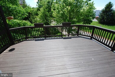 21201 Owls Nest Cir, Germantown, MD 20876 - photo 3