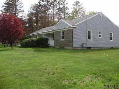 31 Jennifer Rd, Schenectady, NY 12302 - photo 2