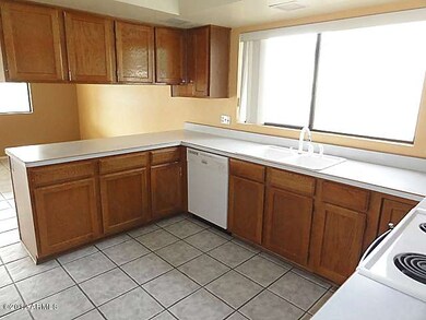 023-276518 - Kitchen-C-