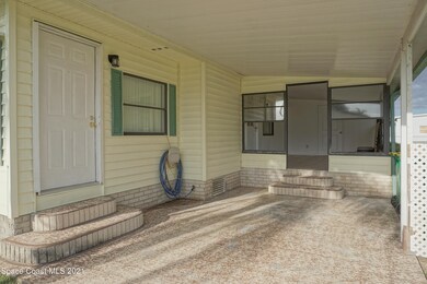 832 Hyacinth Cir, Sebastian, FL 32976 - photo 4