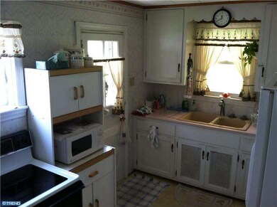 1410 Stirling St, Coatesville, PA 19320 - photo 4