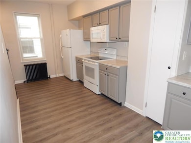 1342 Stewart St, Northampton, PA 18067 - photo 2