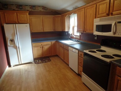 79 4th St SE, Linton, IN 47441 - photo 7