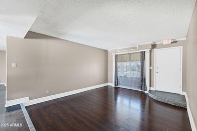 003__742 E Garnet Ave