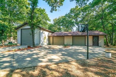 199 Brenda Ln, Gainesville, TX 76240 - photo 2