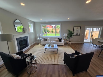 195 Iowa St, Silverton, OR 97381 - photo 2