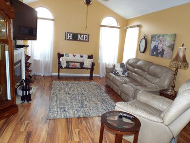 105 Villa Creek Dr, Reynoldsburg, OH 43068 - photo 2