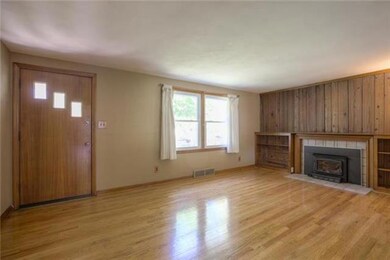 5507 Cody St, Shawnee, KS 66203 - photo 4