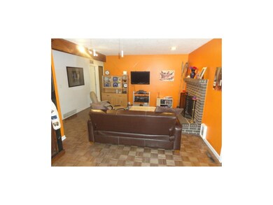 Family room (2)