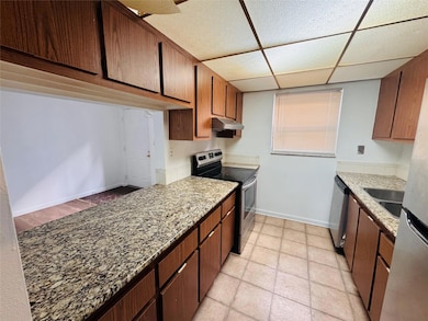 Presidential Golfview unit 2040, West Palm Beach, FL 33401 - photo 4