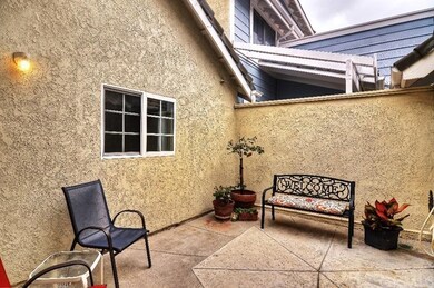 Plenty of room in this atrium to entertain large g