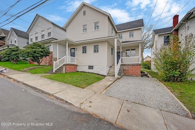 136 E Grove St, Taylor, PA 18517 - photo 3