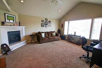 717 Mountain Ave, Central Point, OR 97502 - photo 4