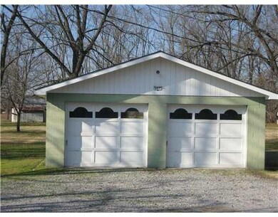 687 N Center St, Elkins, AR 72727 - photo 2