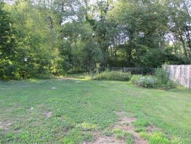 593 Locust St, Swansea, MA 02777 - photo 3