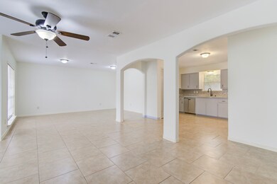 709 S Lee St, Alvin, TX 77511 - photo 2