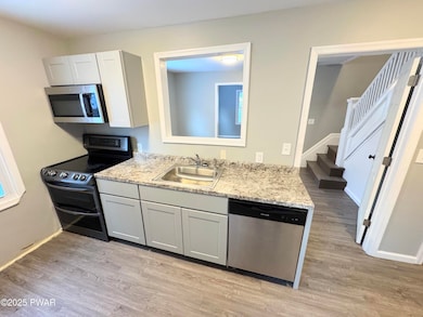 100 Green St unit 1, Honesdale, PA 18431 - photo 2