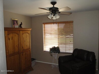 25414 W Riverside Street 004