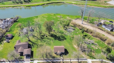 7912 Brays St, Houston, TX 77012 - photo 2