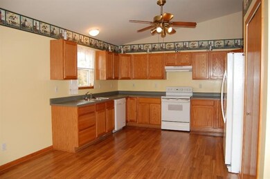 9497 Shelby Ln, Crown Point, IN 46307 - photo 6