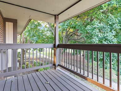 586 Somerset Ln unit 8, Crystal Lake, IL 60014 - photo 3