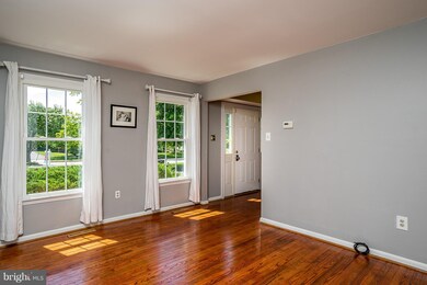 7746 Rockburn Dr, Ellicott City, MD 21043 - photo 4