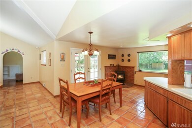 8514 Holly Ln, Edmonds, WA 98026 - photo 4