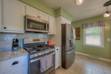 9347 O Day Dr, Highland, IN 46322 - photo 4