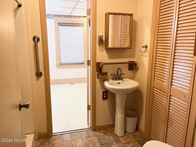 853 N Elizabeth St 6
