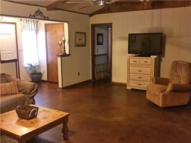 1321 Winding Creek Ct, Moore, OK 73160 - photo 2