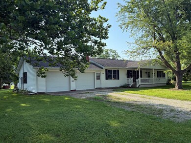 300 N Fulton, Edina, MO 63537 - photo 2