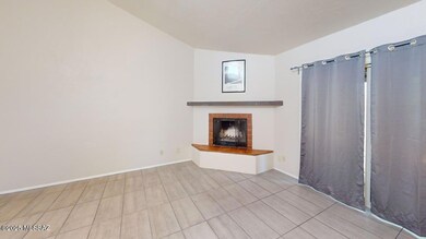 3402-n-richland-dr-living-room1