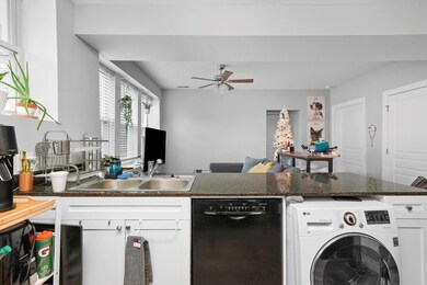 2838 W Glenlake Ave unit 2, Chicago, IL 60659 - photo 4